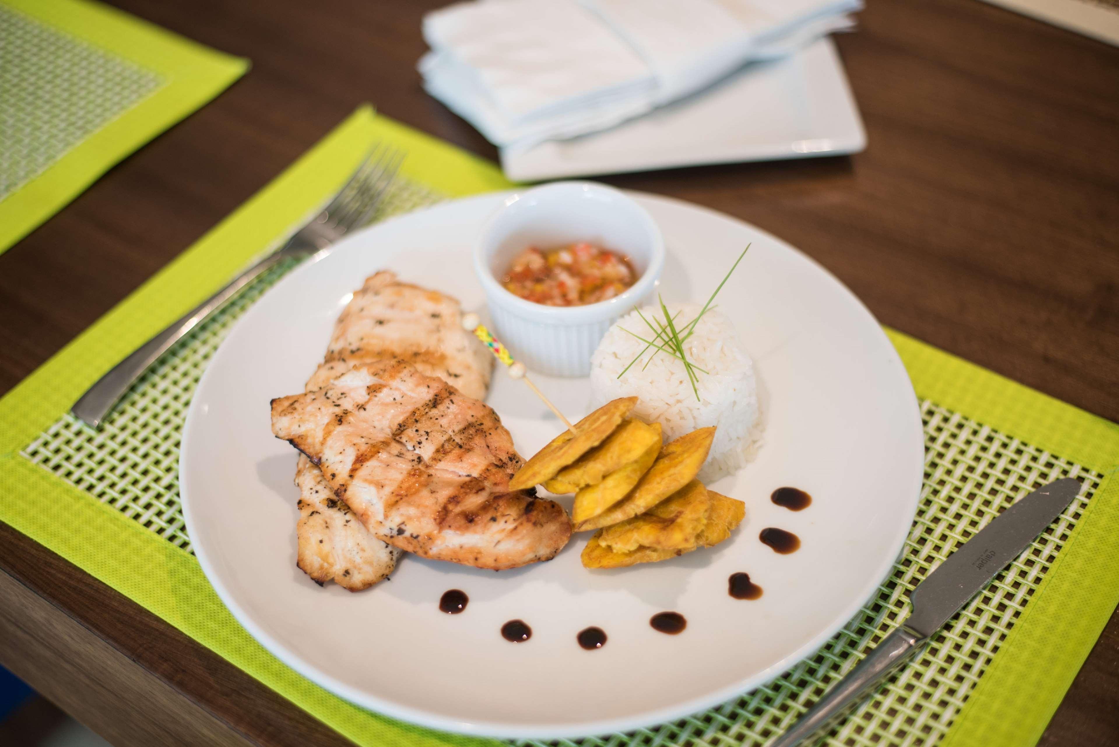 Hampton By Hilton Santo Domingo Airport Hotel โบกา ชิกา ภายนอก รูปภาพ