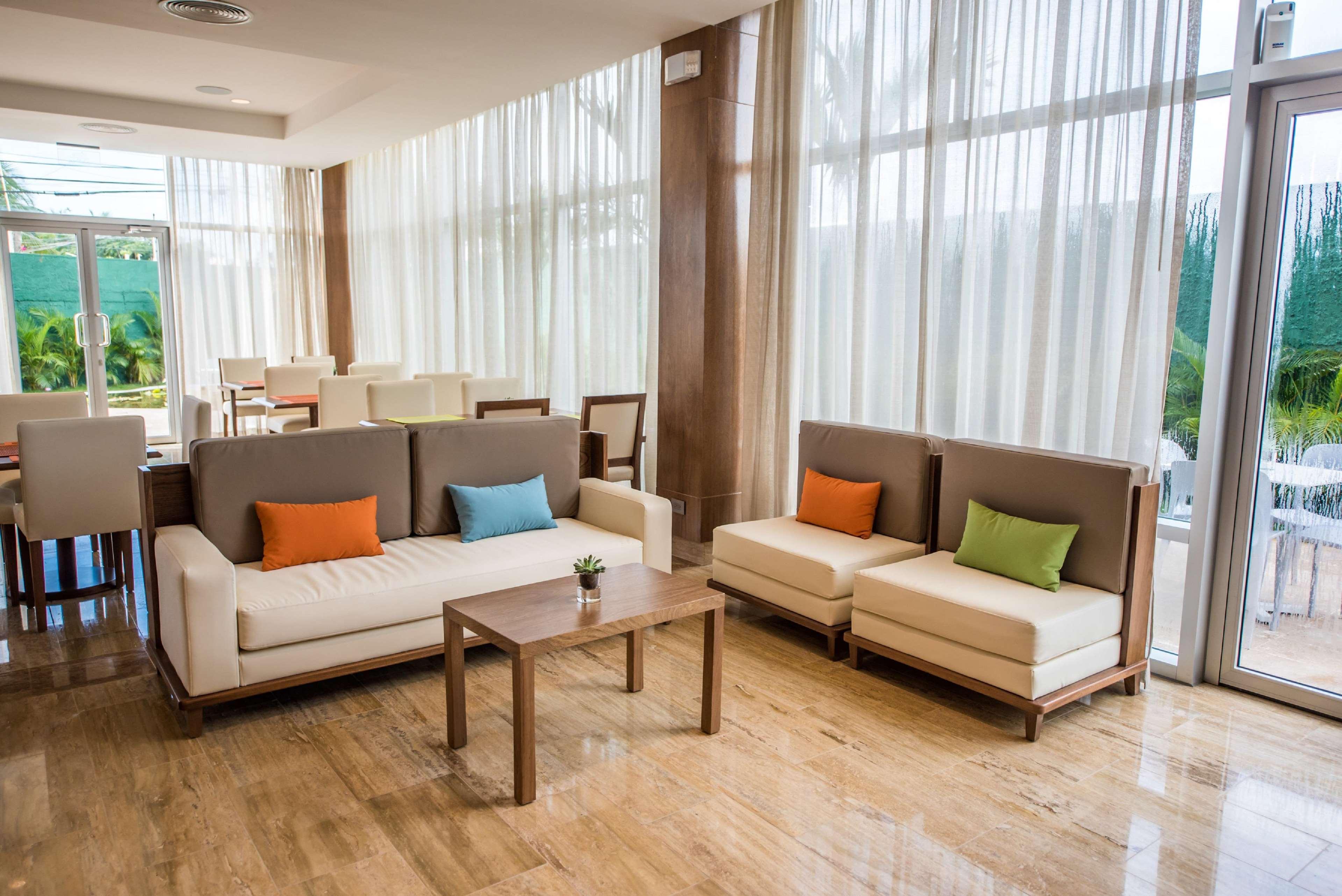 Hampton By Hilton Santo Domingo Airport Hotel โบกา ชิกา ภายนอก รูปภาพ