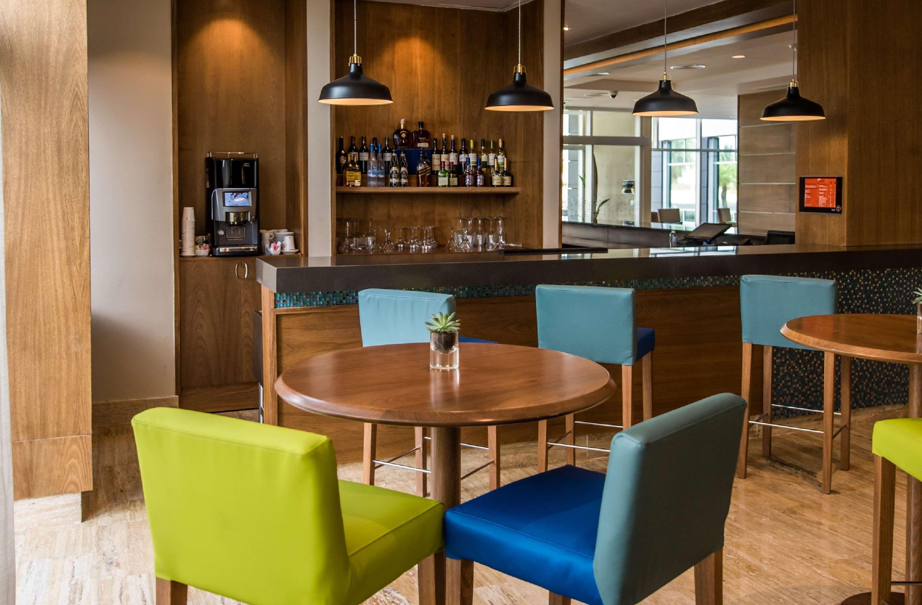 Hampton By Hilton Santo Domingo Airport Hotel โบกา ชิกา ภายนอก รูปภาพ