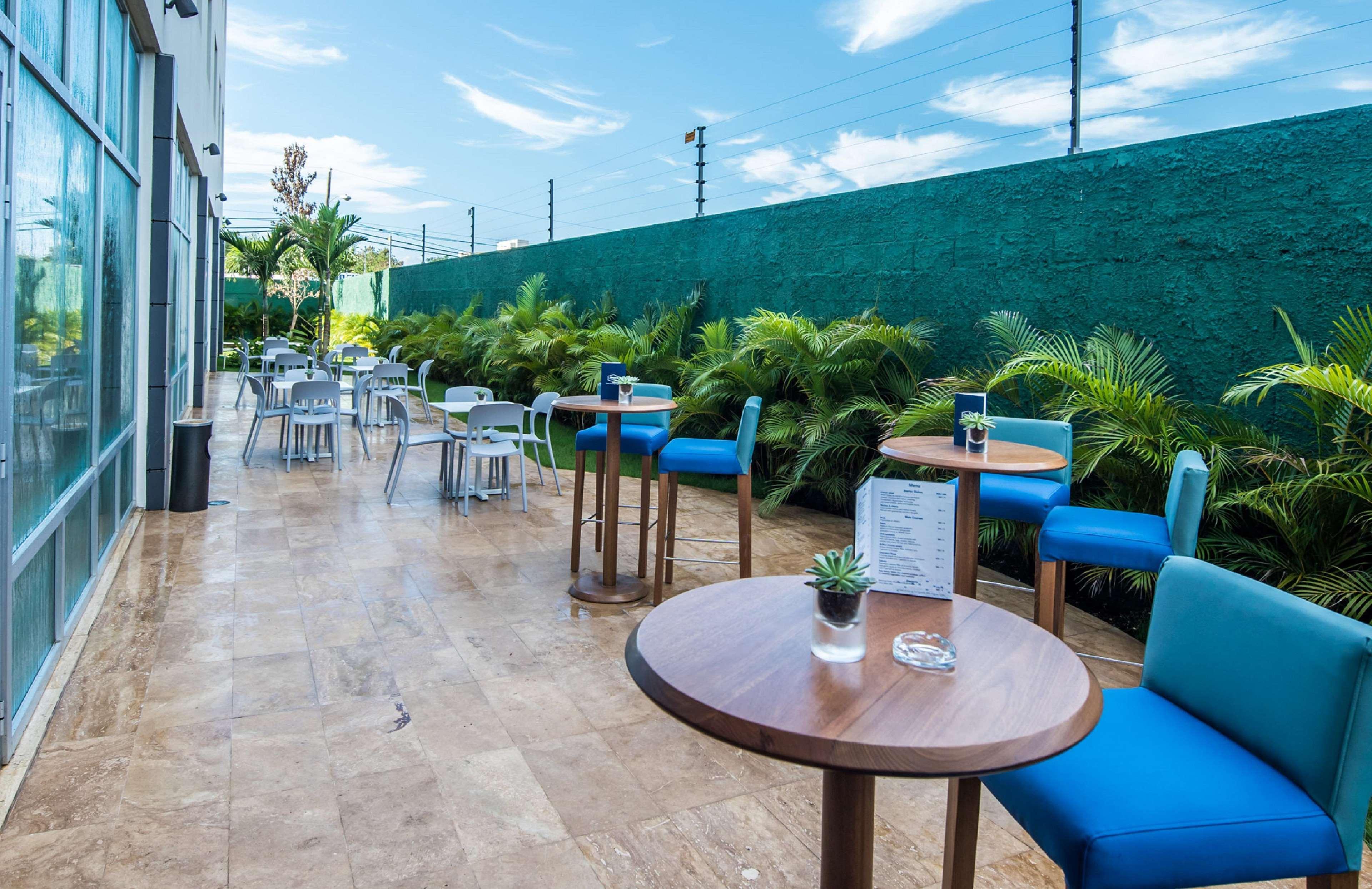 Hampton By Hilton Santo Domingo Airport Hotel โบกา ชิกา ภายนอก รูปภาพ