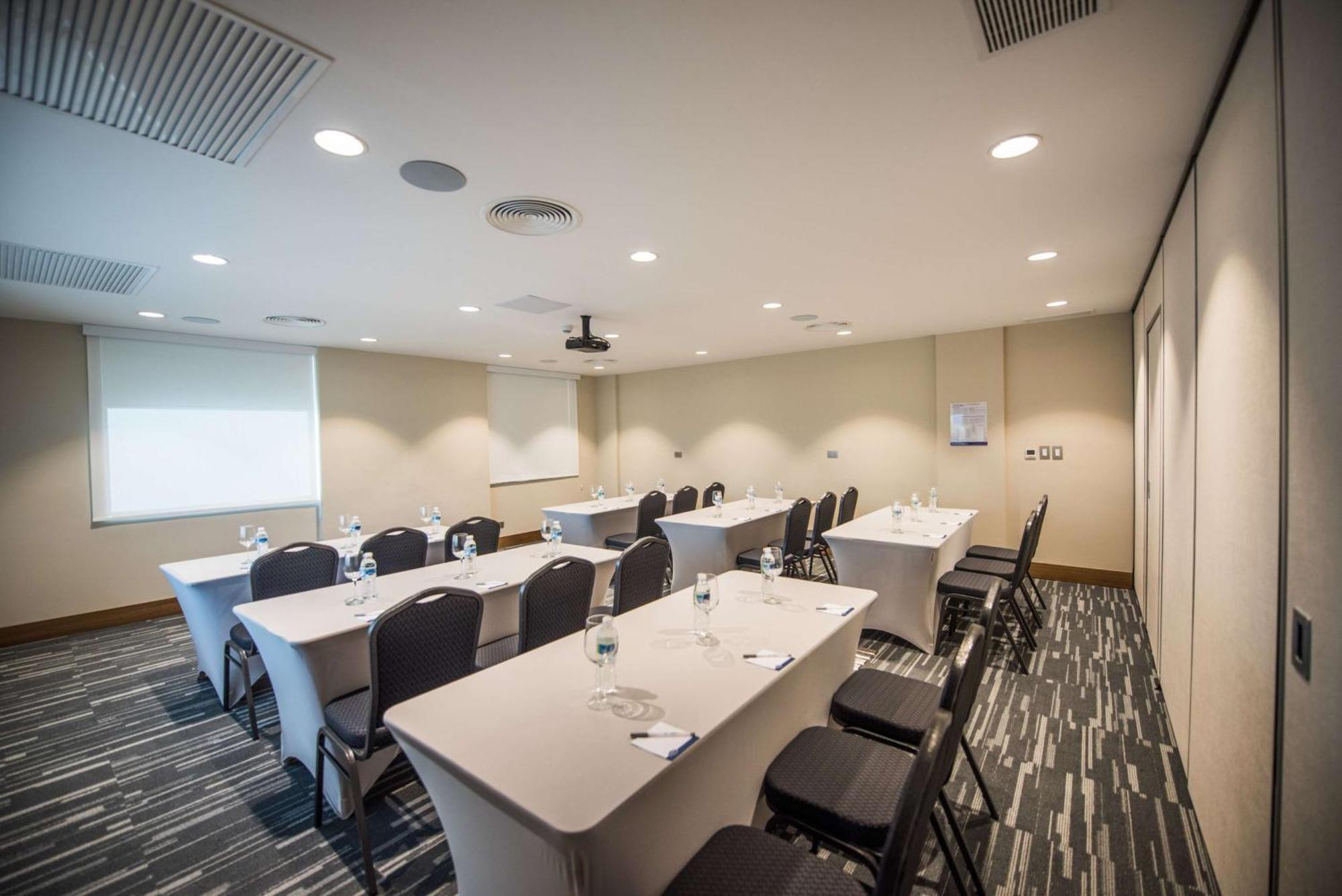 Hampton By Hilton Santo Domingo Airport Hotel โบกา ชิกา ภายนอก รูปภาพ