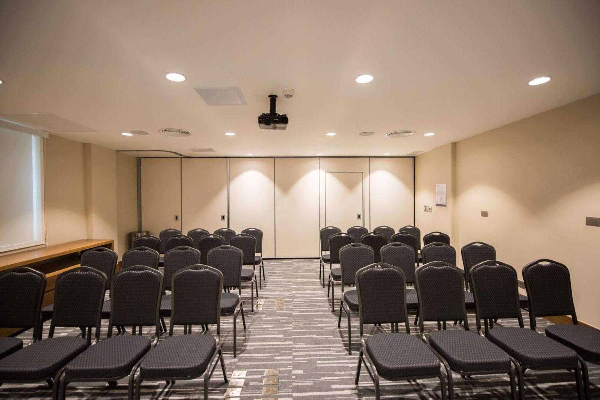 Hampton By Hilton Santo Domingo Airport Hotel โบกา ชิกา ภายนอก รูปภาพ