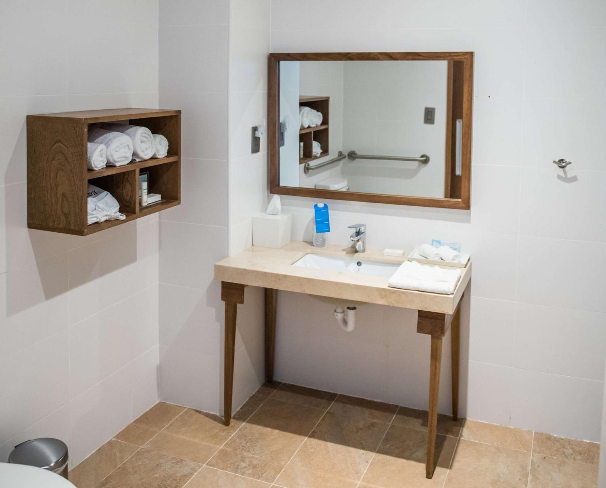 Hampton By Hilton Santo Domingo Airport Hotel โบกา ชิกา ภายนอก รูปภาพ
