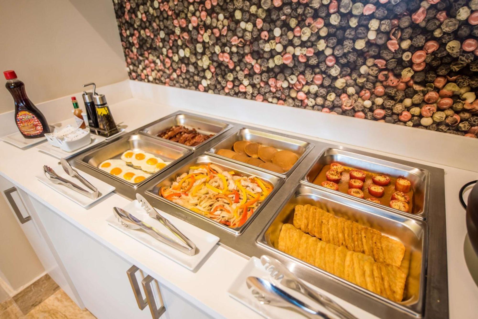 Hampton By Hilton Santo Domingo Airport Hotel โบกา ชิกา ภายนอก รูปภาพ