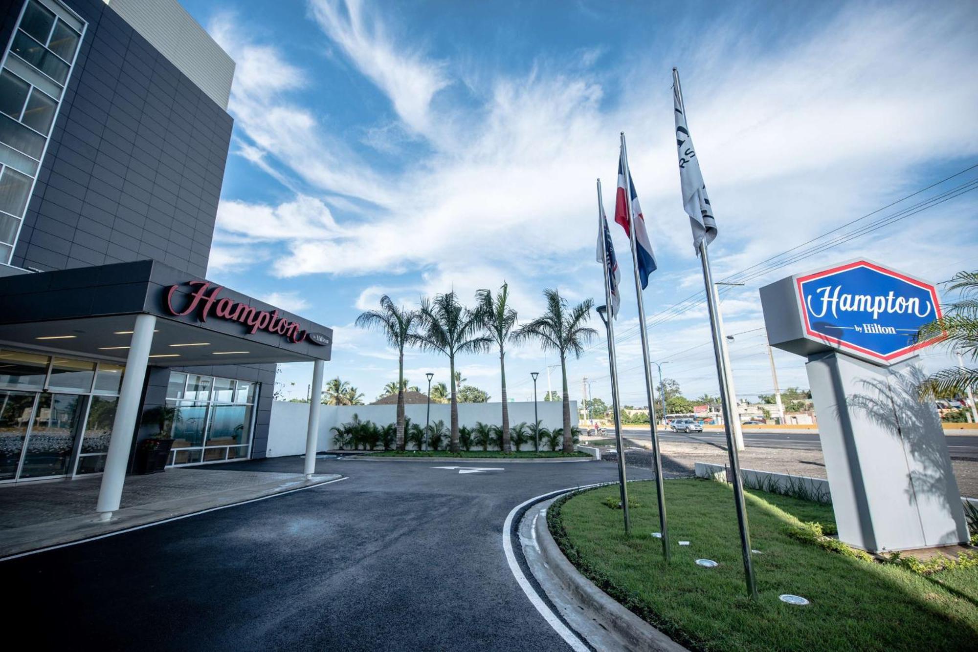 Hampton By Hilton Santo Domingo Airport Hotel โบกา ชิกา ภายนอก รูปภาพ