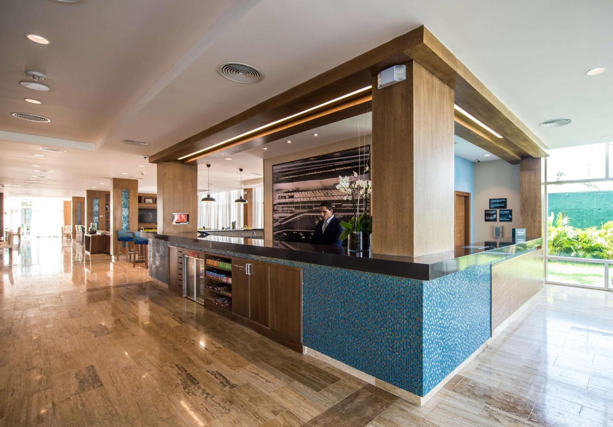 Hampton By Hilton Santo Domingo Airport Hotel โบกา ชิกา ภายนอก รูปภาพ